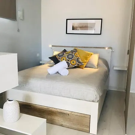Estudio Con Amplia Terraza En Apartment *