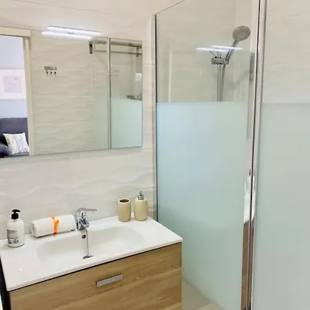 Estudio Con Amplia Terraza En Apartment *